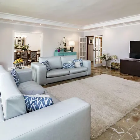 וילה Casakhan, Beautiful Luxury Villa, מארבלה