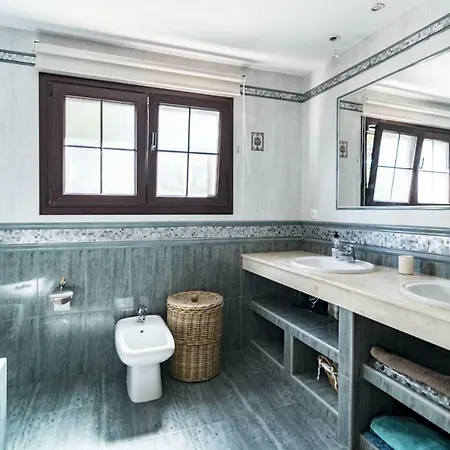 Casakhan, Beautiful Luxury Villa, מארבלה