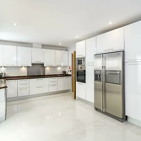 Casakhan, Beautiful Luxury Villa, וילה *